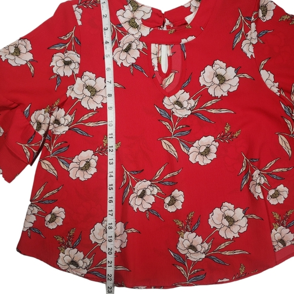 Urban Romantics Red Floral Bell Sleeve Top Blouse Size Small - Picture 5 of 9